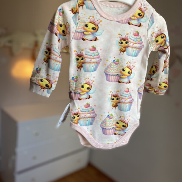 Body niemowlęce pszczółki